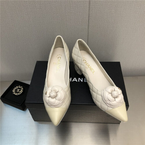 High Quality Luxury Chanel Chunky Heel Pointed Toe Shoes product detail