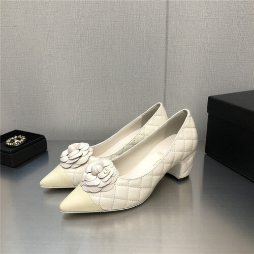 High Quality Luxury Chanel Chunky Heel Pointed Toe Shoes product detail