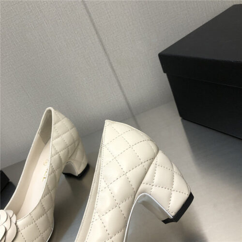 High Quality Luxury Chanel Chunky Heel Pointed Toe Shoes product detail