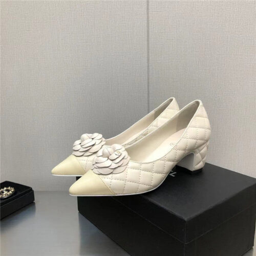 High Quality Luxury Chanel Chunky Heel Pointed Toe Shoes product detail