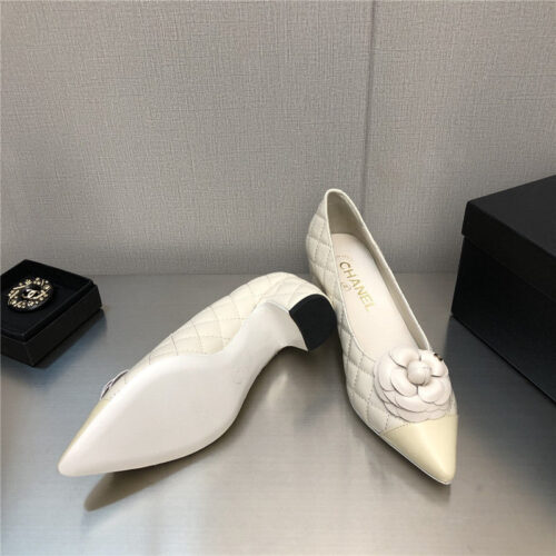 High Quality Luxury Chanel Chunky Heel Pointed Toe Shoes product detail
