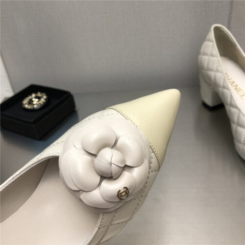 High Quality Luxury Chanel Chunky Heel Pointed Toe Shoes product detail