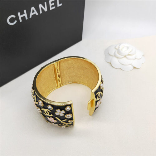 High Quality Luxury Chanel Bracelet product detail