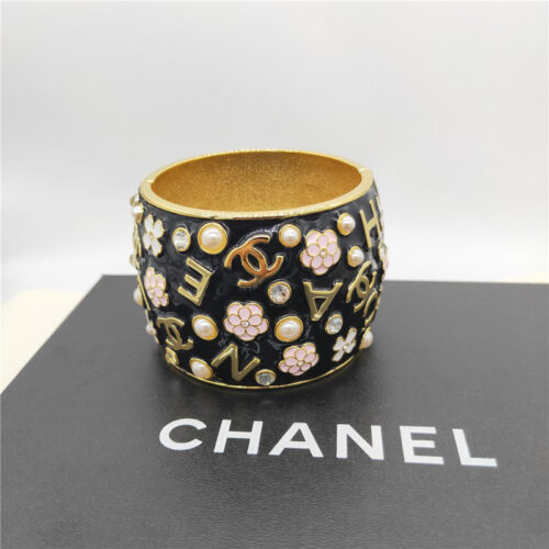 High Quality Luxury Chanel Bracelet alternate view