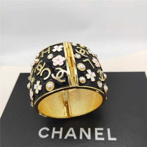 High Quality Luxury Chanel Bracelet product detail