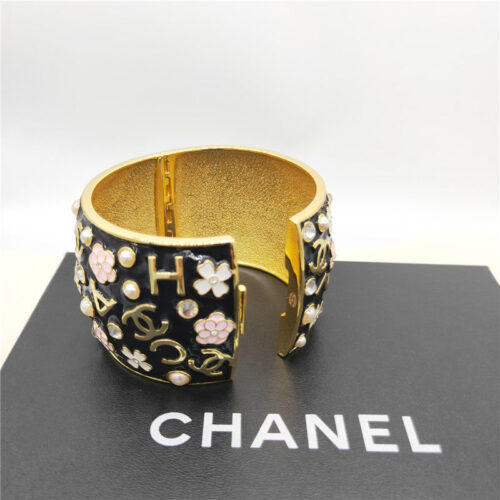 High Quality Luxury Chanel Bracelet product detail