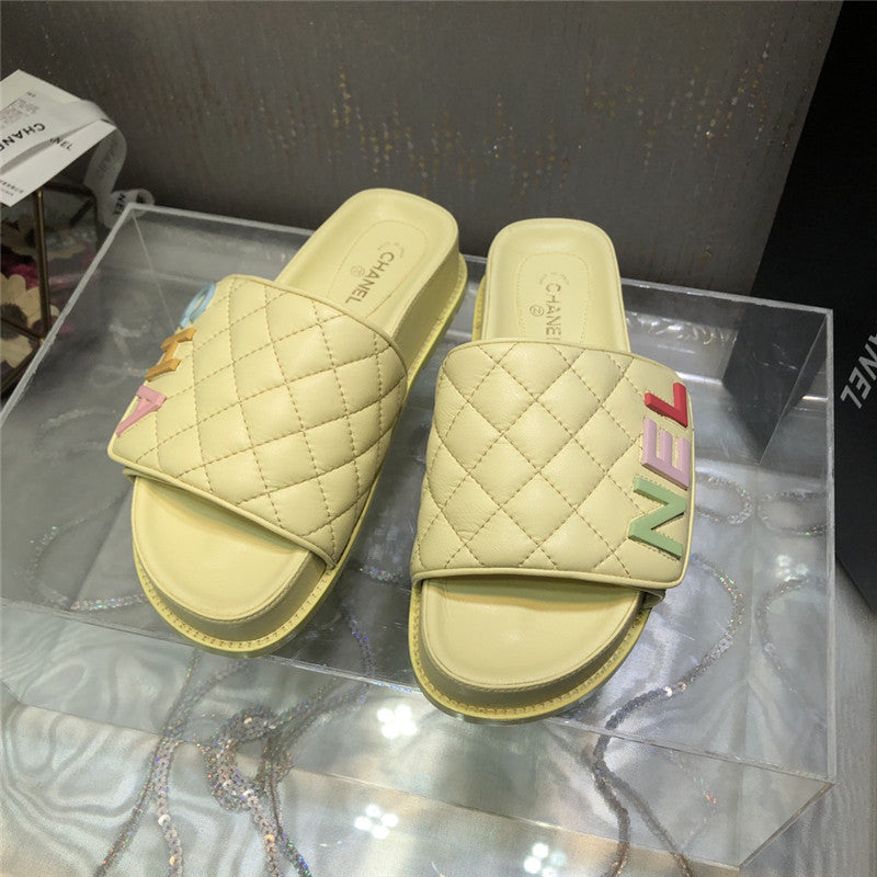High Quality Luxury Chanel Embroidery Thick Bottom Hook And Loop Slippers product detail