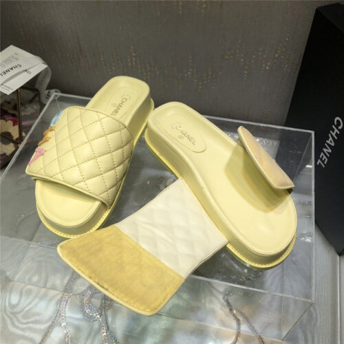High Quality Luxury Chanel Embroidery Thick Bottom Hook And Loop Slippers product detail