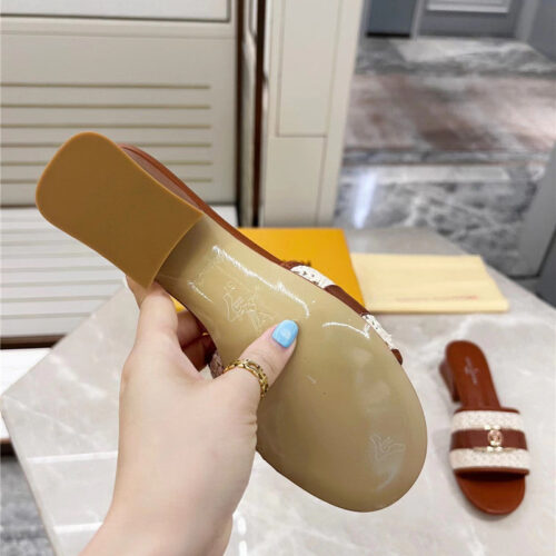 High Quality Luxury Louis Vuitton Chunky Heel Slippers – Style 60963 product detail
