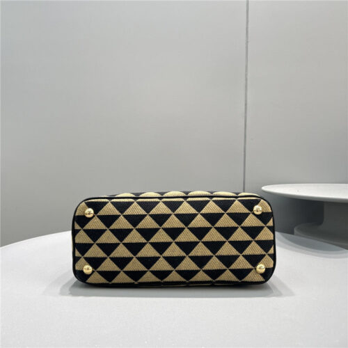 High Quality Luxury Prada Galeria Embroidered Triangle Check Tote Bag product detail