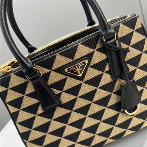 High Quality Luxury Prada Galeria Embroidered Triangle Check Tote Bag product detail