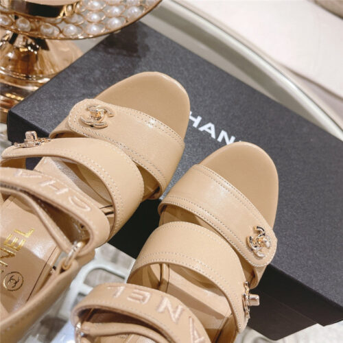 High Quality Luxury Chanel Early Spring Catwalk New Thick Heel Sandals product detail