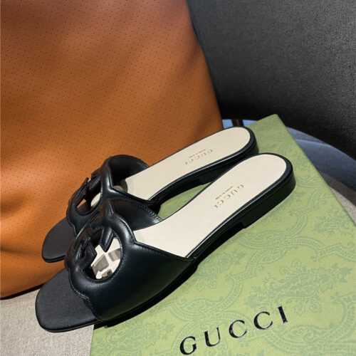 High Quality Luxury Gucci GG Flat Slippers alternate view
