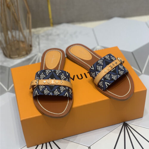 High Quality Luxury Louis Vuitton Lock It Flat Mules – Style 97475 product detail