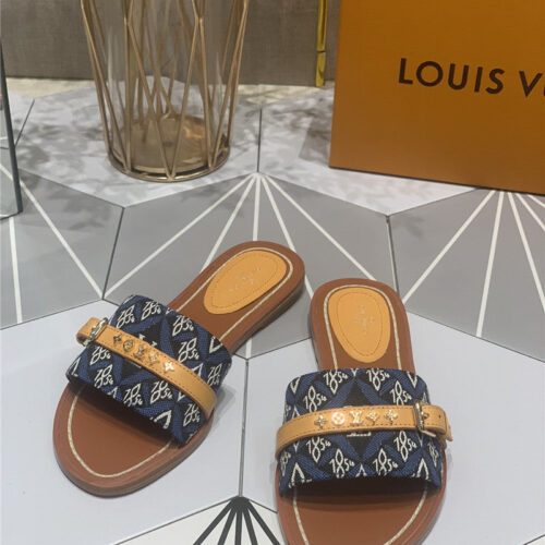 High Quality Luxury Louis Vuitton Lock It Flat Mules – Style 97475 product detail