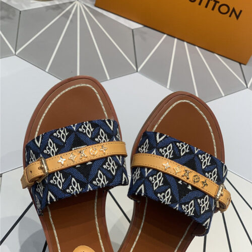High Quality Luxury Louis Vuitton Lock It Flat Mules – Style 97475 product detail