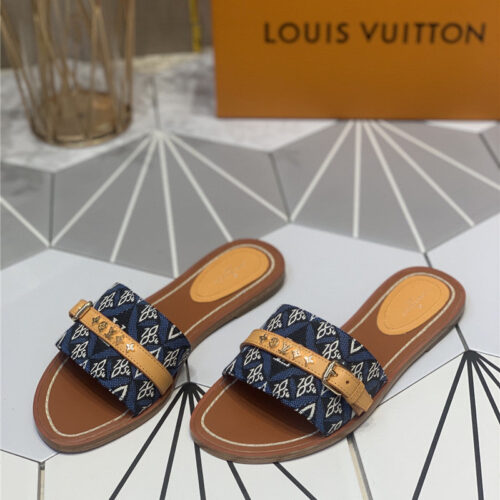 High Quality Luxury Louis Vuitton Lock It Flat Mules – Style 97475 alternate view