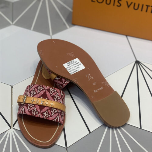 High Quality Luxury Louis Vuitton Lock It Flat Mules – Style 95779 product detail