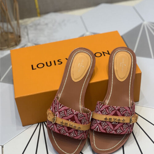 High Quality Luxury Louis Vuitton Lock It Flat Mules – Style 95779 product detail