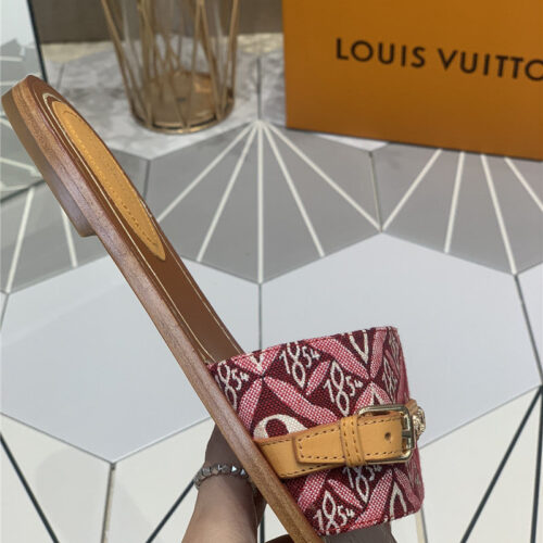 High Quality Luxury Louis Vuitton Lock It Flat Mules – Style 95779 product detail