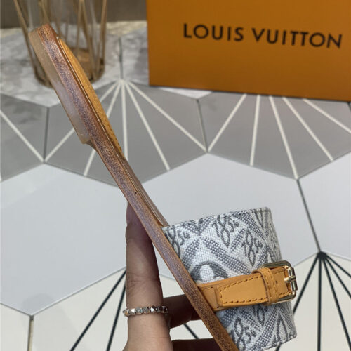 High Quality Luxury Louis Vuitton Lock It Flat Mules product detail