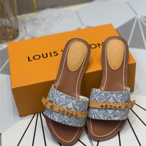 High Quality Luxury Louis Vuitton Lock It Flat Mules product detail