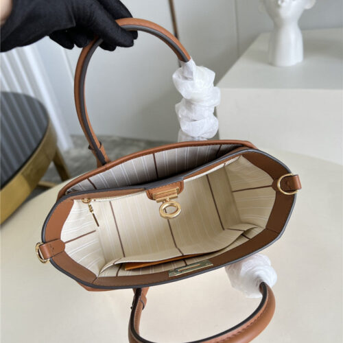 High Quality Luxury Louis Vuitton On My Side Bag Small – Style 47772 product detail