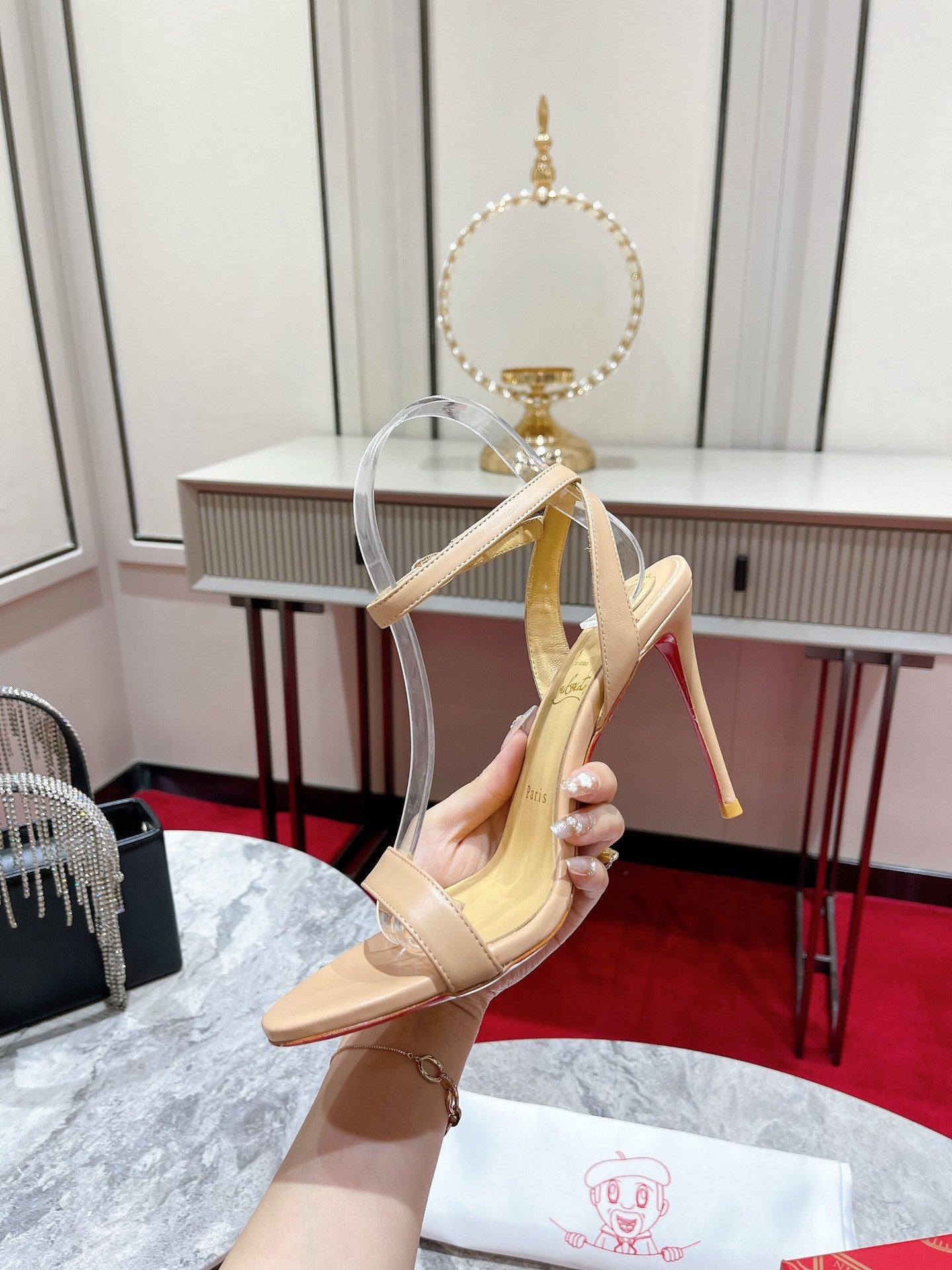 High Quality Luxury Christian Louboutin Strappy Sandals – Style 30324 product detail