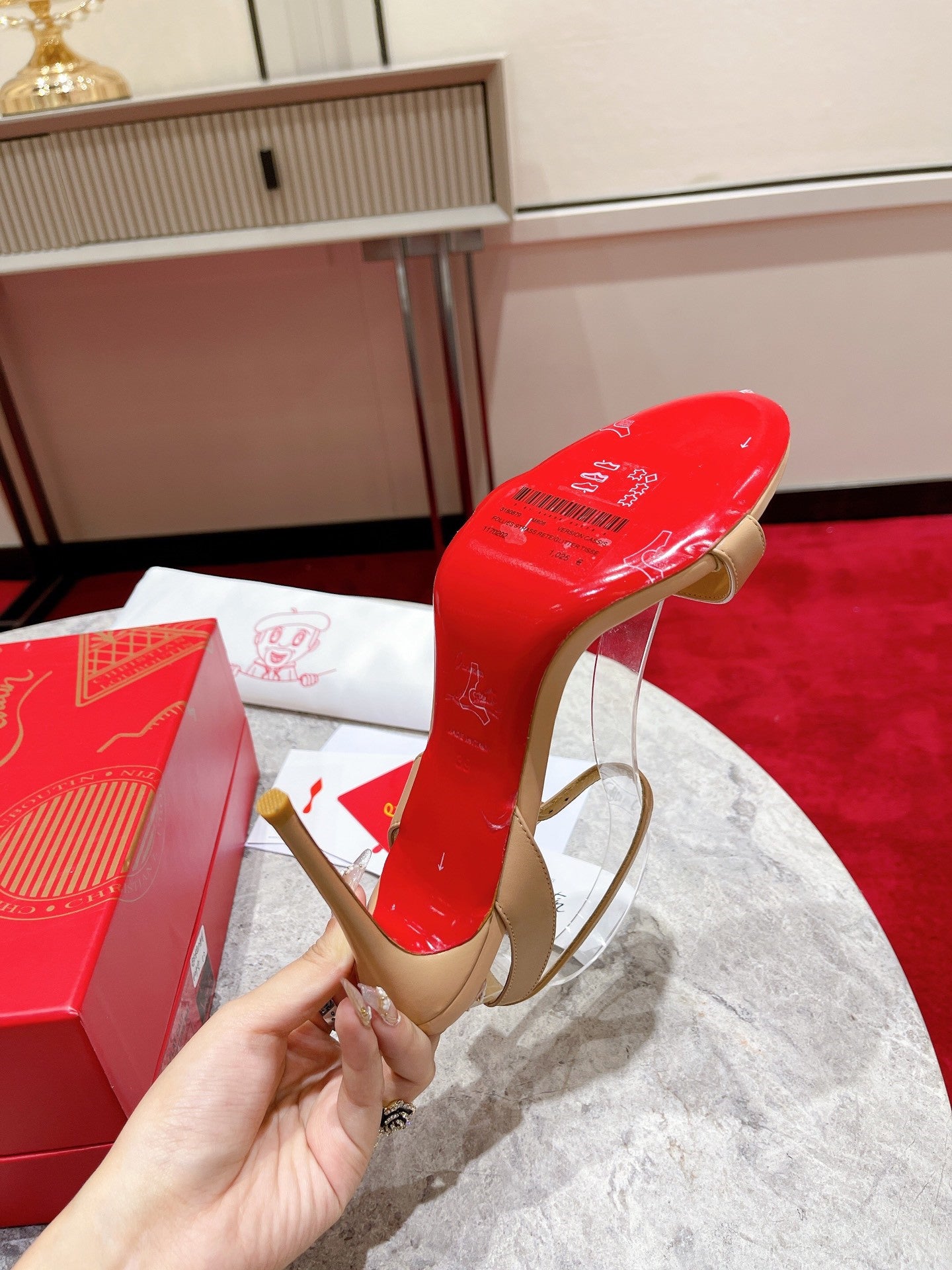 High Quality Luxury Christian Louboutin Strappy Sandals – Style 30324 product detail