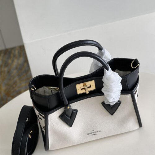 High Quality Luxury Louis Vuitton On My Side Bag Small product detail