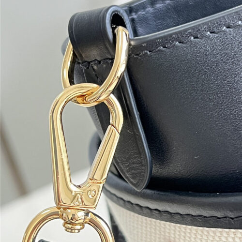 High Quality Luxury Louis Vuitton On My Side Bag Small product detail