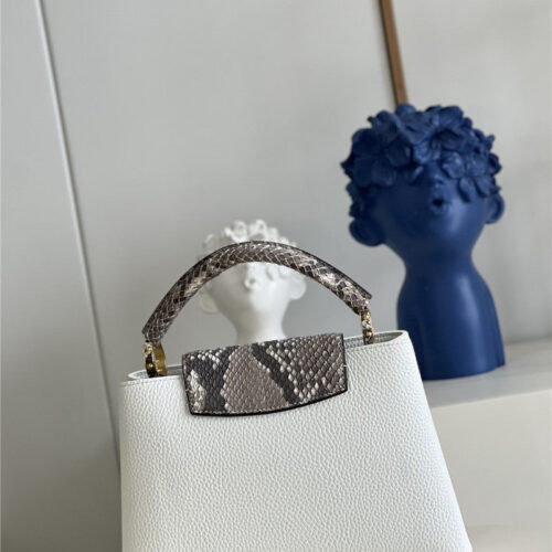 High Quality Luxury Louis Vuitton Capucines BB Bag alternate view