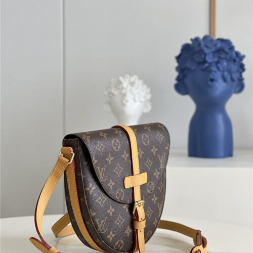 High Quality Luxury Louis Vuitton Crossbody Saddle Bag product detail