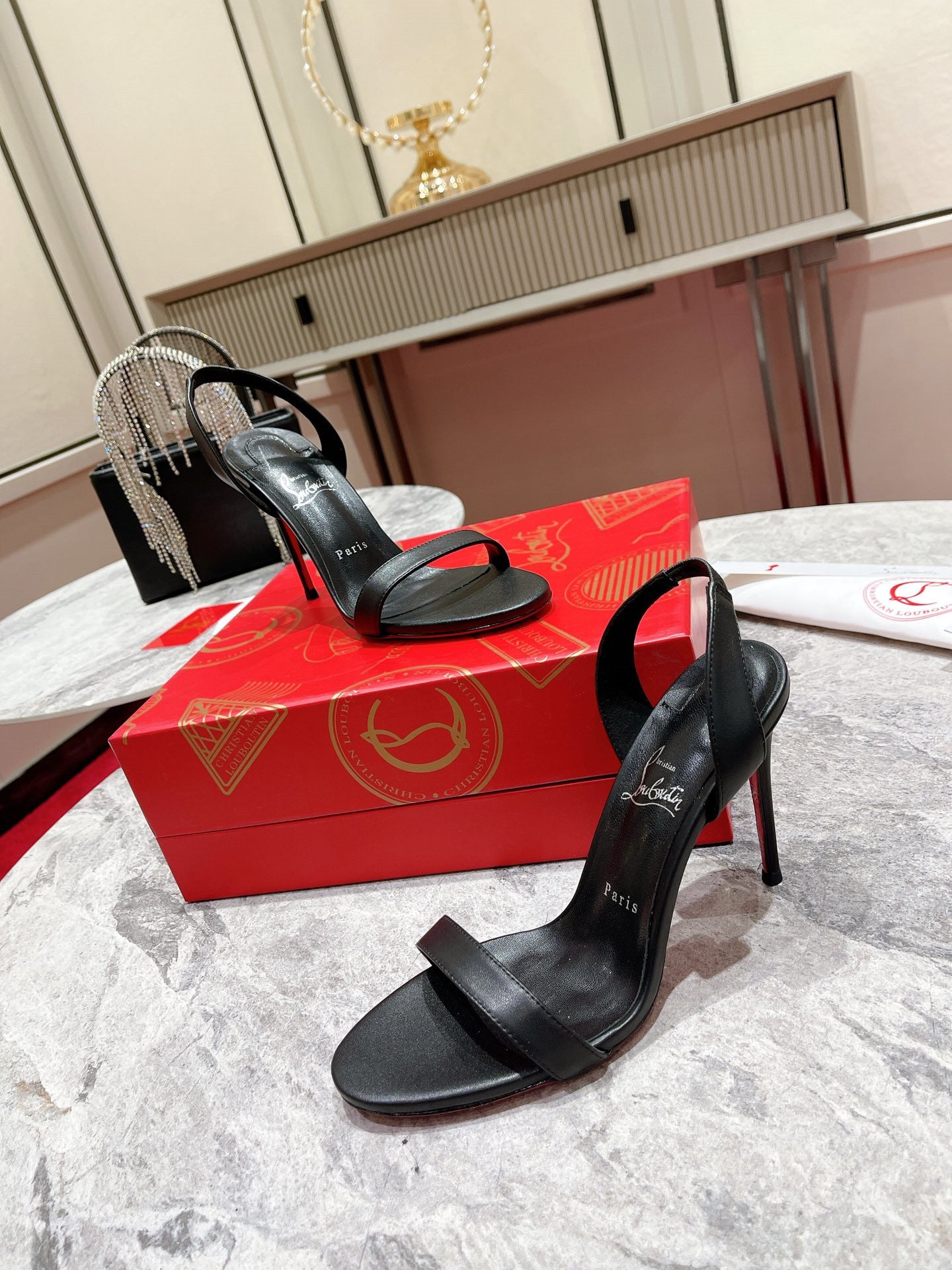 High Quality Luxury Christian Louboutin Strap Sandals product detail