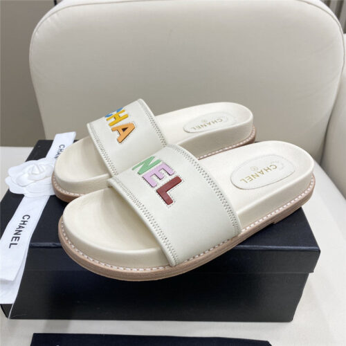 High Quality Luxury Chanel Alphabet Slippers Womens product detail