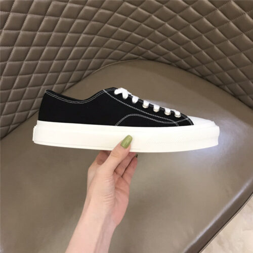 High Quality Luxury Givenchy Mens Classic Low-Top Sneakers – Style 24067 product detail