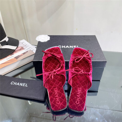 High Quality Luxury Chanel Flat Slippers alternate view