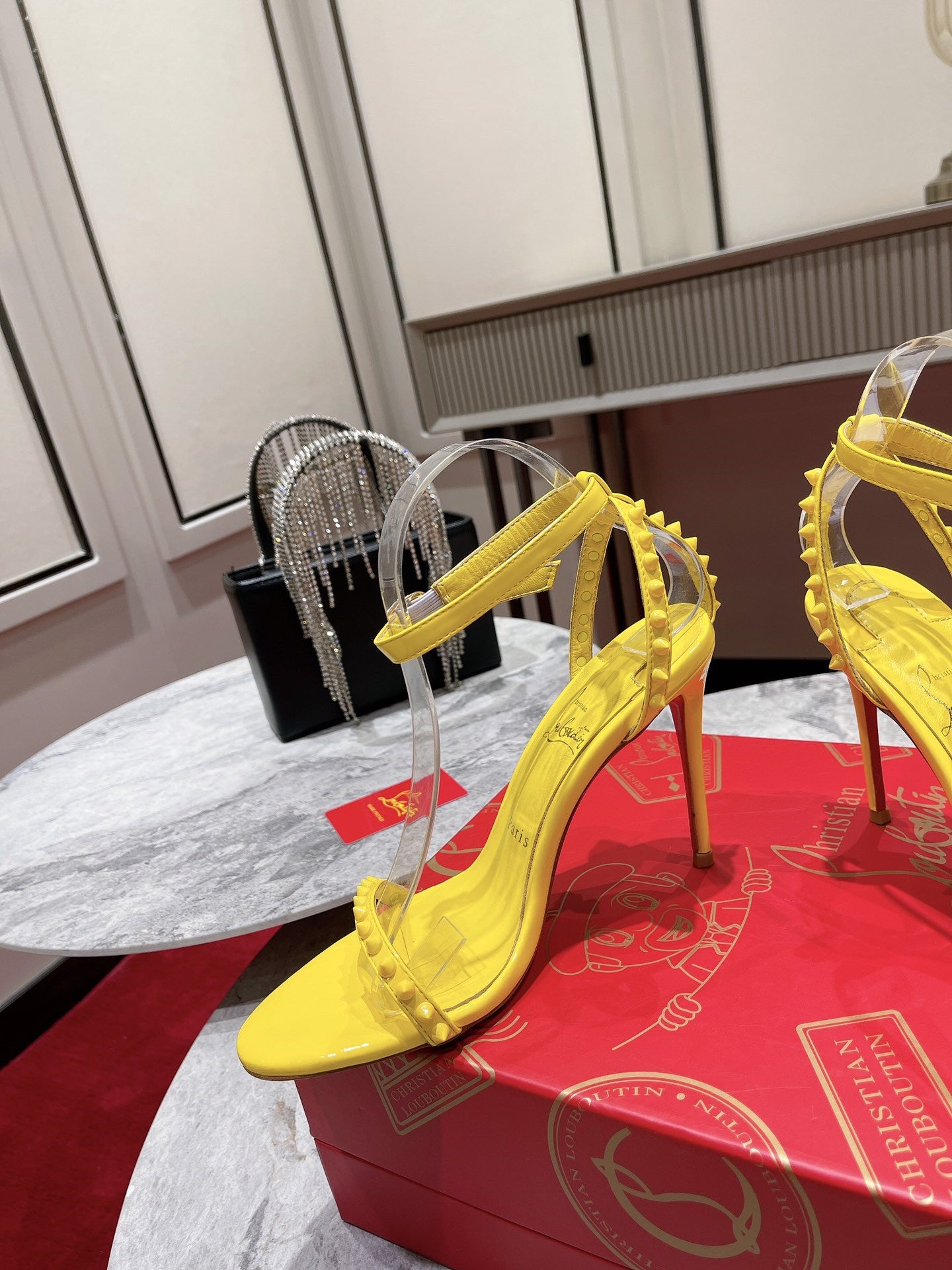 High Quality Luxury Christian Louboutin Spiked Strappy Sandals – Style 52372 product detail