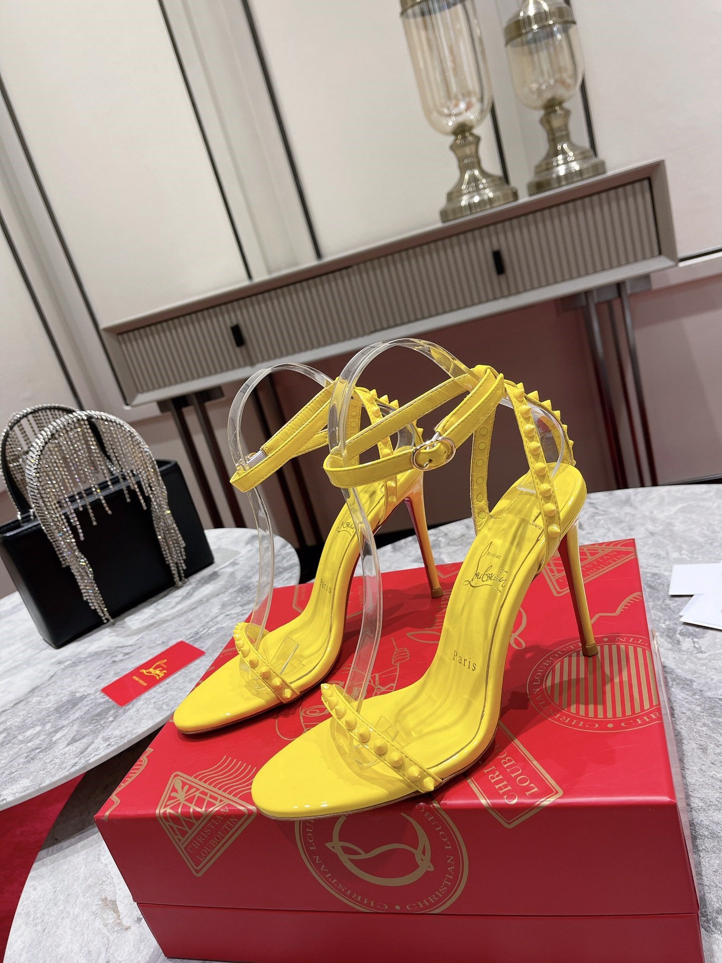 High Quality Luxury Christian Louboutin Spiked Strappy Sandals – Style 52372 product detail