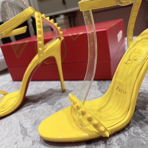 High Quality Luxury Christian Louboutin Spiked Strappy Sandals – Style 52372 product detail
