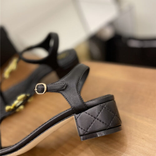High Quality Luxury Chanel Pearl Buckle Classic Thong Sandals product detail