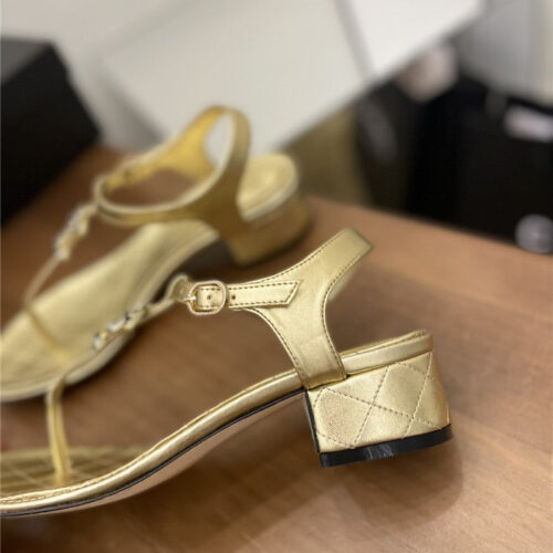 High Quality Luxury Chanel Pearl Buckle Classic Thong Sandals – Style 77446 product detail