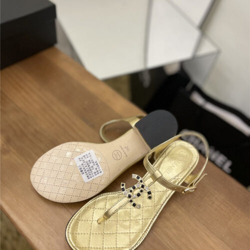 High Quality Luxury Chanel Pearl Buckle Classic Thong Sandals – Style 77446 product detail