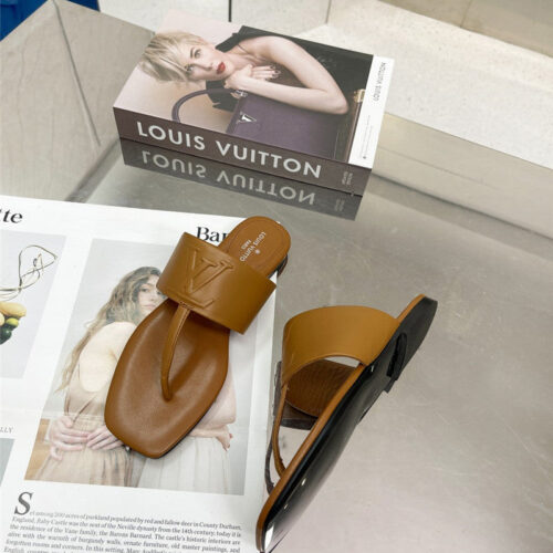 High Quality Luxury Louis Vuitton Flat Slippers – Style 00387 product detail