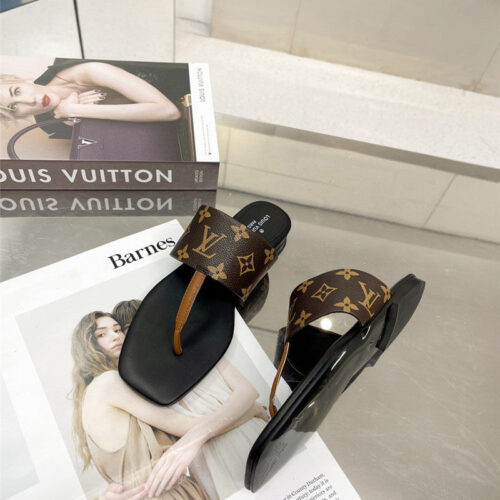 High Quality Luxury Louis Vuitton Flat Slippers – Style 65923 product detail