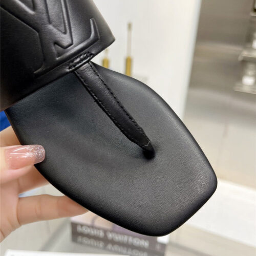 High Quality Luxury Louis Vuitton Flat Slippers product detail