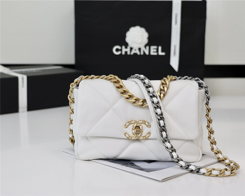 High Quality Luxury Chanel 19 Bag White product detail