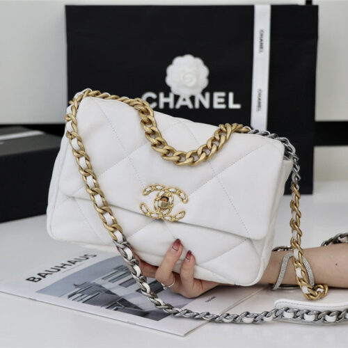 High Quality Luxury Chanel 19 Bag White product detail