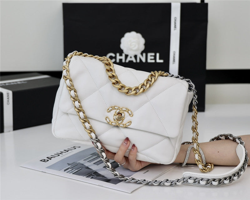 High Quality Luxury Chanel 19 Bag White product detail