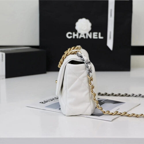 High Quality Luxury Chanel 19 Bag White product detail